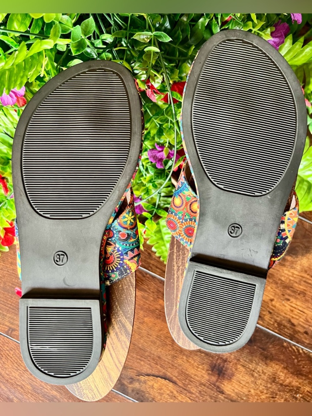 NWT Multicolor Patterned Women’s Sandals-Size 7 - Picture 7 of 7